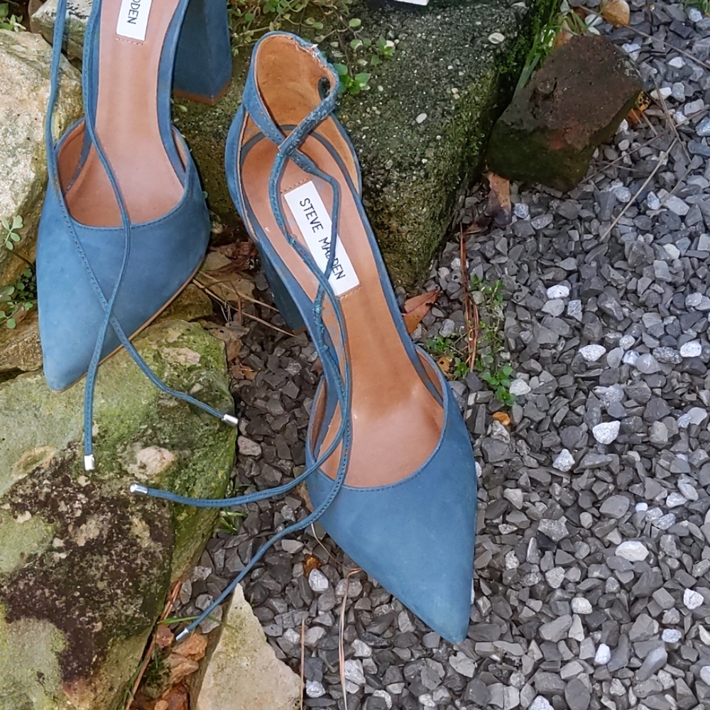 Steve Madden Pointed Toe Ankle Wrap Block Heel Sho - image 4